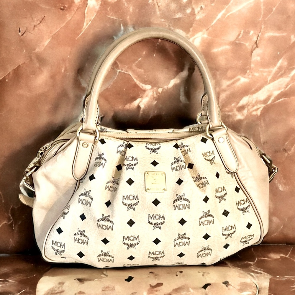 Auth. MCM Visetos Doctors bag, Excellent condition, gently used with Auth.Card